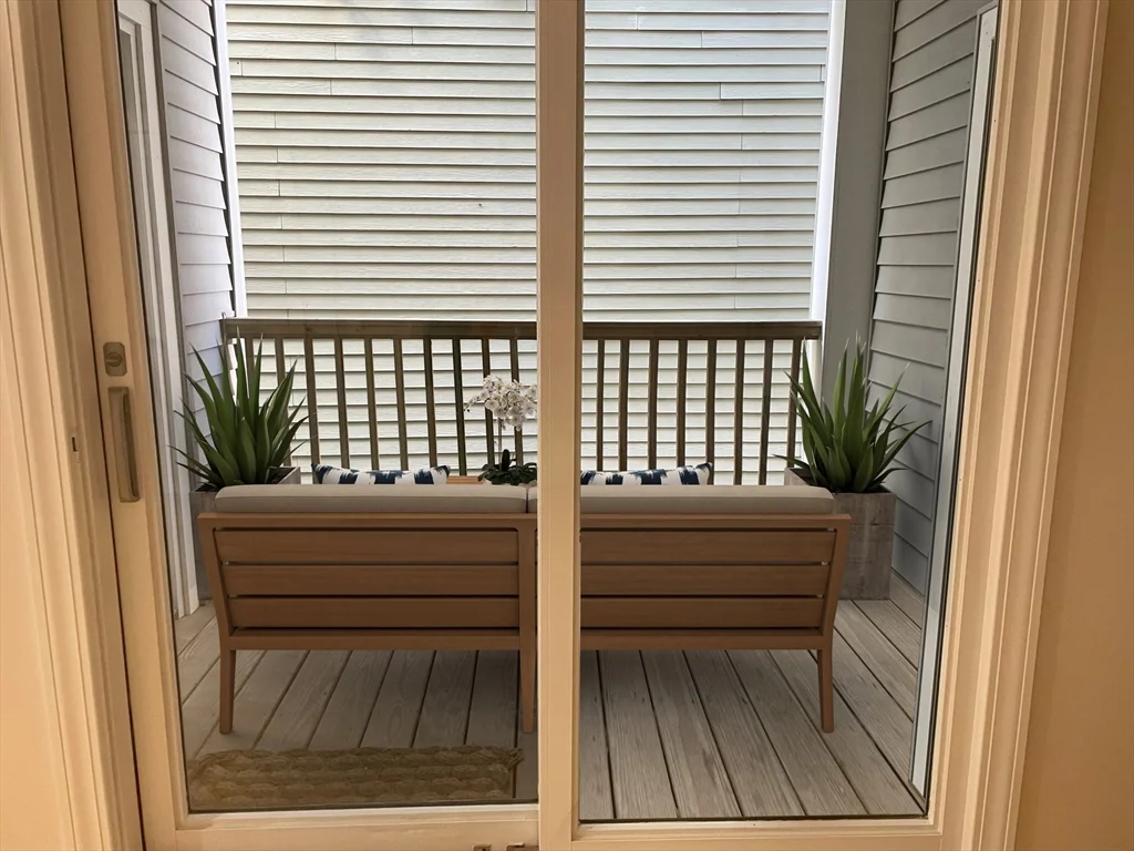 2 bed, 2 bath apartment for rent at 258 W Broadway Unit 4, South Boston — photo 5 of 18