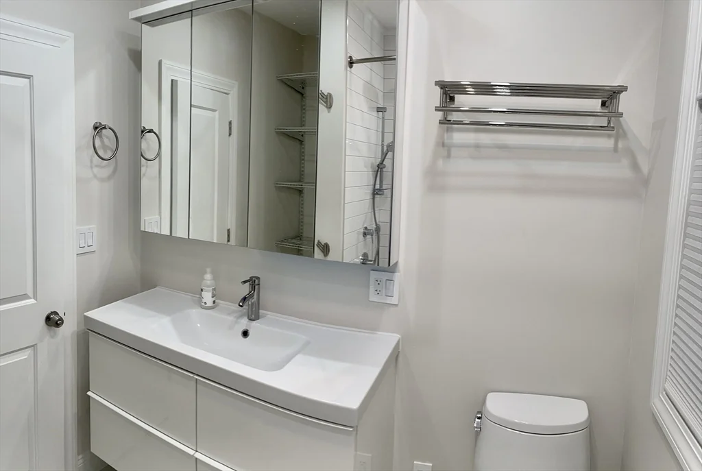 2 bed, 2 bath apartment for rent at 258 W Broadway Unit 4, South Boston — photo 13 of 18
