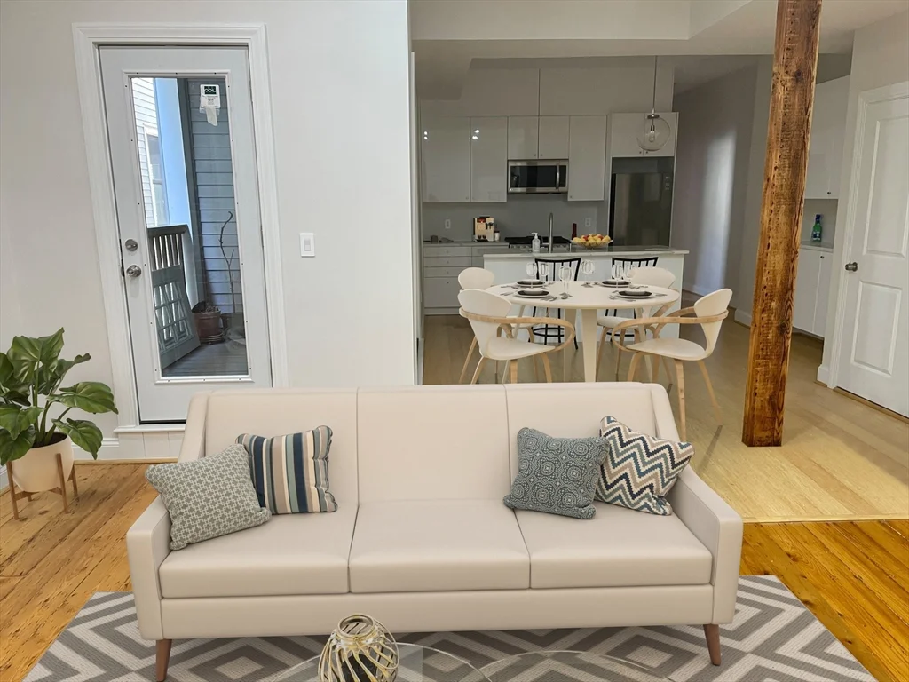 2 bed, 2 bath apartment for rent at 258 W Broadway Unit 4, South Boston — photo 8 of 18