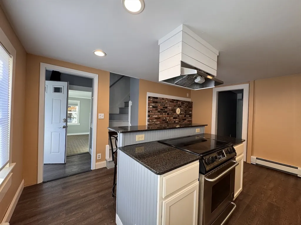 3 bed, 1 bath apartment for rent at 258 Walnut St Unit 1, Bridgewater — photo 7 of 19