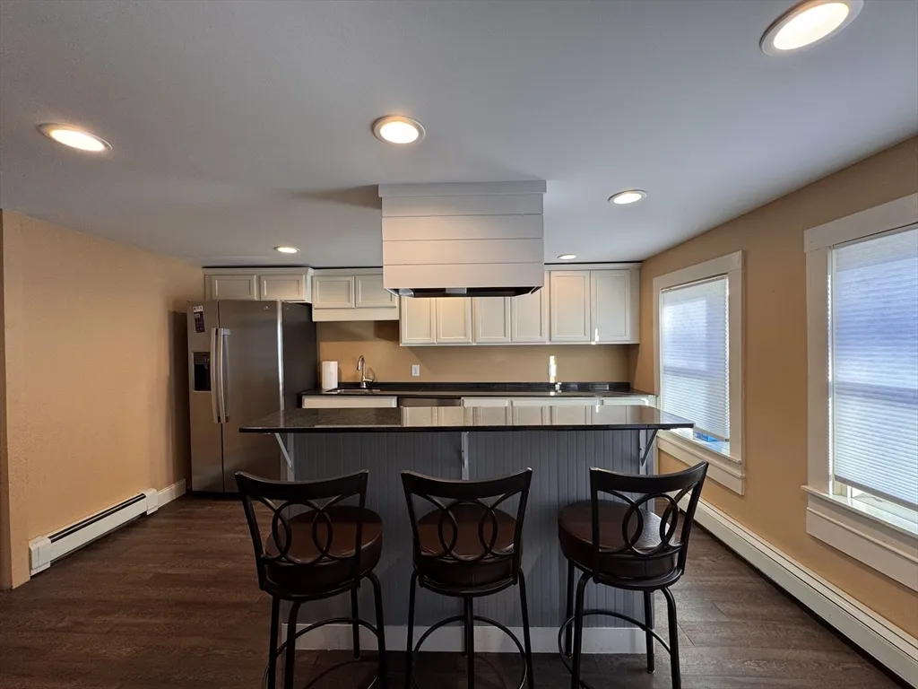 3 bed, 1 bath apartment for rent at 258 Walnut St Unit 1, Bridgewater — photo 4 of 19