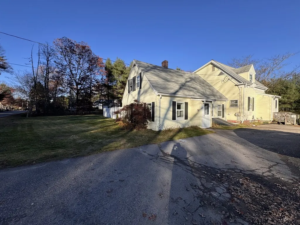 3 bed, 1 bath apartment for rent at 258 Walnut St Unit 1, Bridgewater — photo 2 of 19