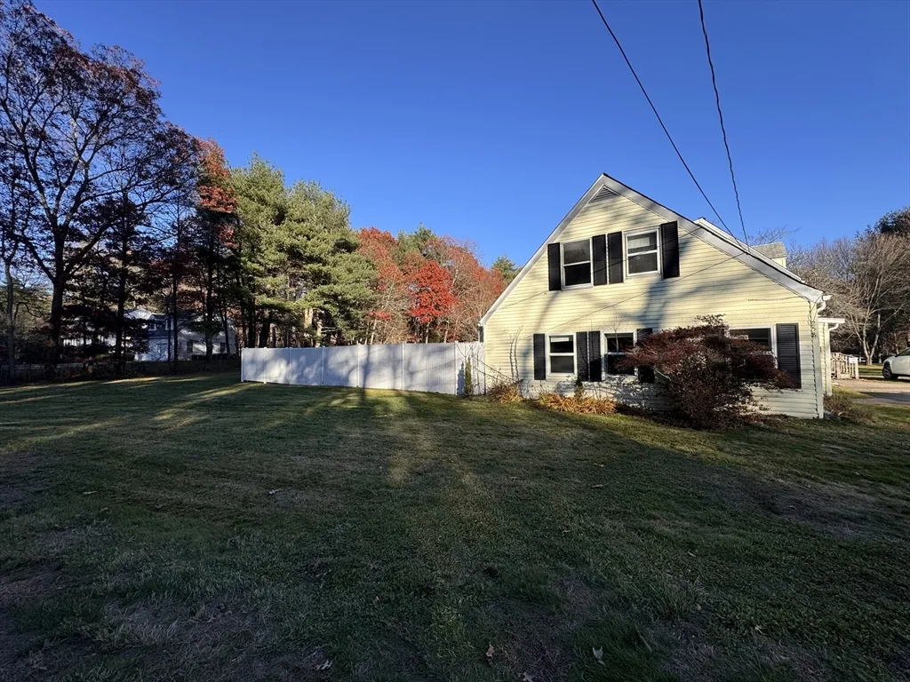 3 bed, 1 bath apartment for rent at 258 Walnut St Unit 1, Bridgewater — photo 1 of 19