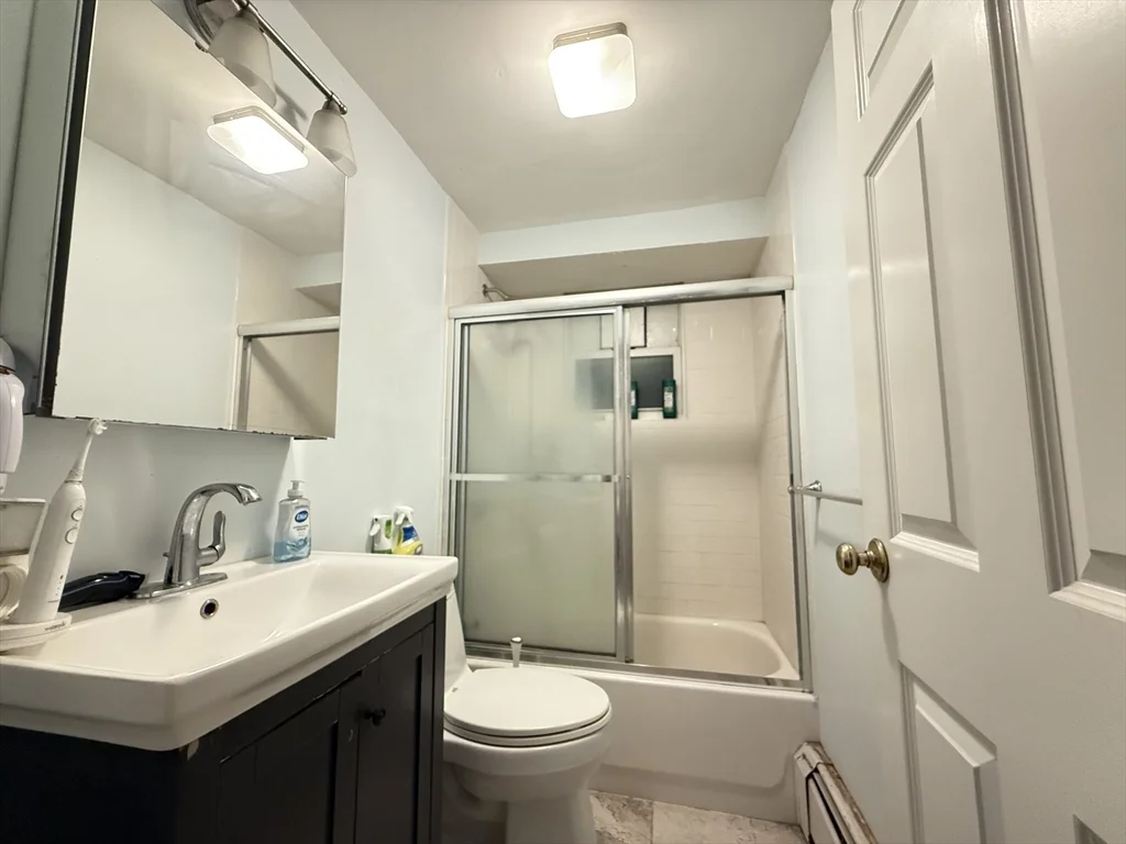 1 bed, 1 bath apartment for rent at 259 Beacon St Unit 2, Back Bay — photo 4 of 9