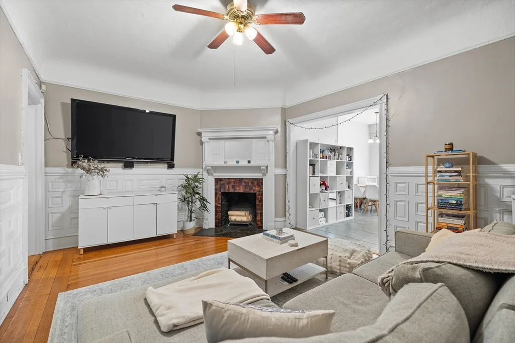 2 bed, 1 bath apartment for rent at 259 Beacon St Unit 23, Back Bay — photo 1 of 14