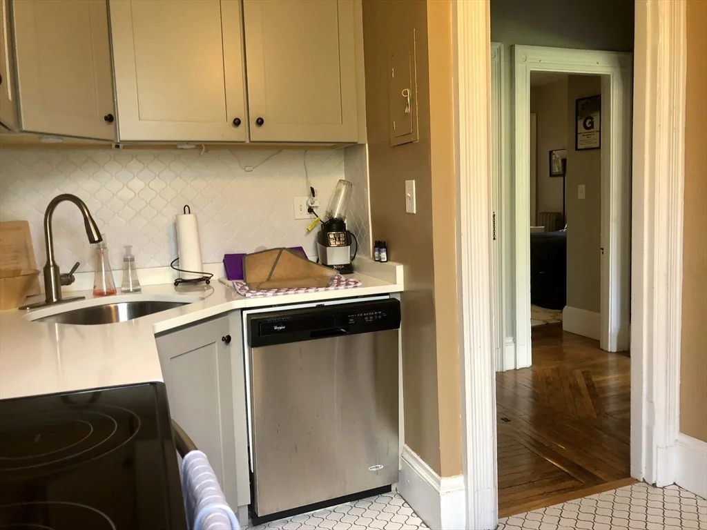 1 bed, 1 bath apartment for rent at 259 Beacon St Unit 32, Back Bay — photo 7 of 18