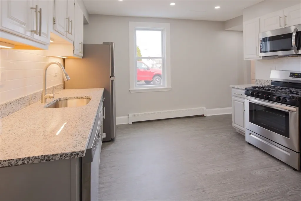1 bed, 1 bath apartment for rent at 259 Calvary St Unit 1, Waltham — photo 5 of 27