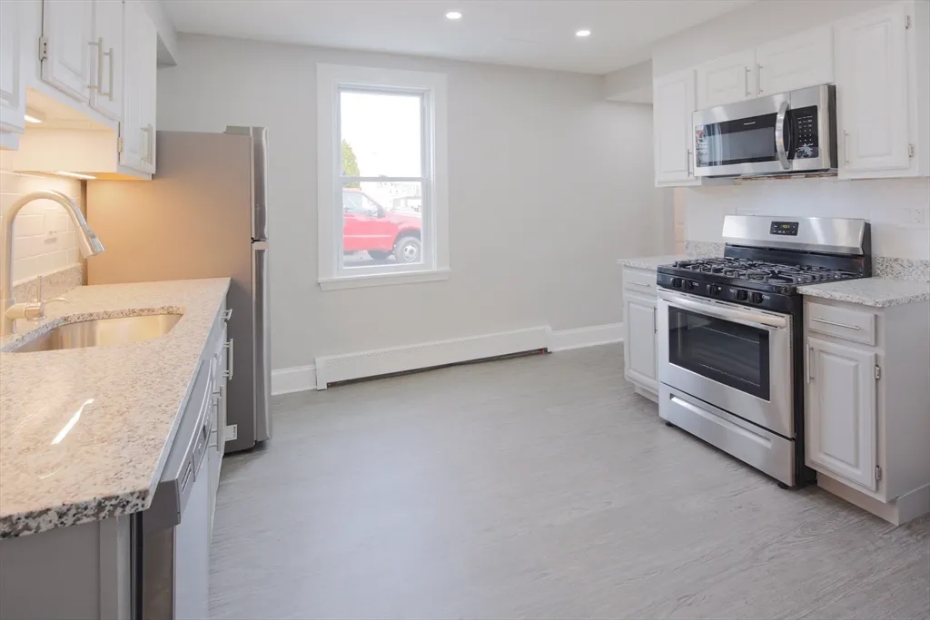 1 bed, 1 bath apartment for rent at 259 Calvary St Unit 1, Waltham — photo 3 of 27