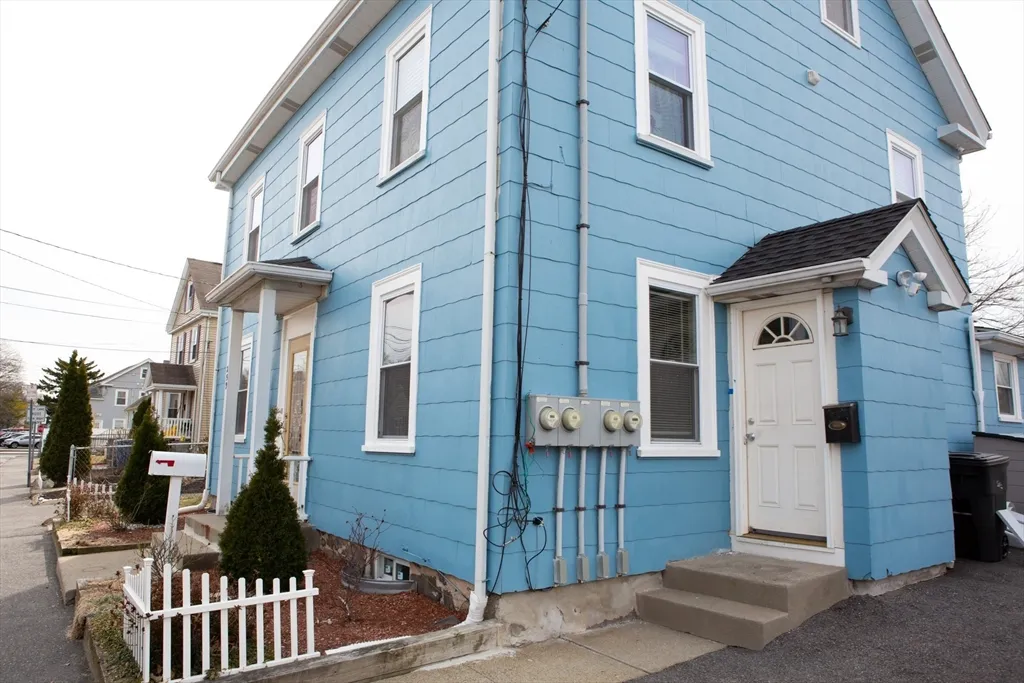 1 bed, 1 bath apartment for rent at 259 Calvary St Unit 1, Waltham — photo 1 of 27