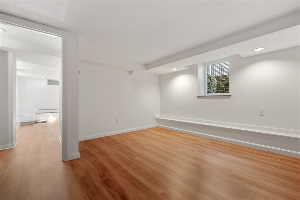 4 bed, 3 bath apartment for rent at 259 Mount Auburn, Harvard Square — photo 16 of 24
