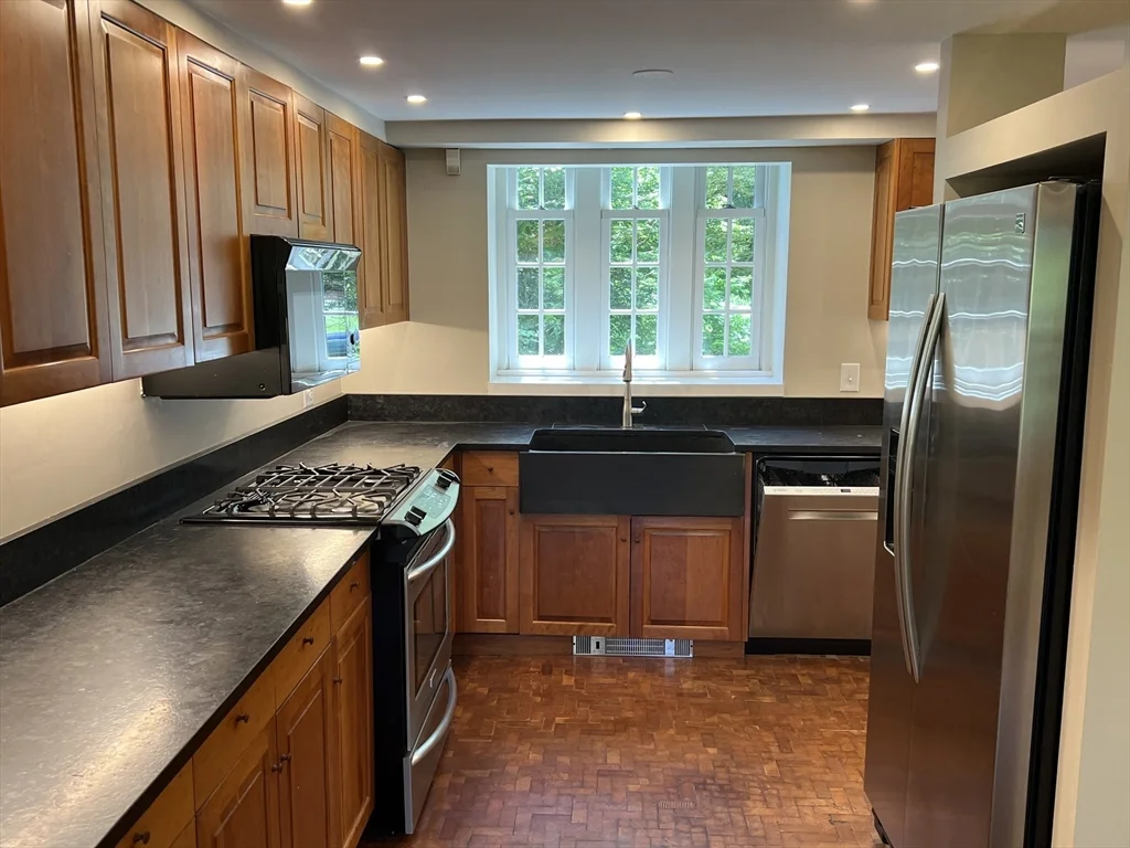 4 bed, 3 bath apartment for rent at 259 Mount Auburn Unit 259, Cambridge — photo 2 of 20