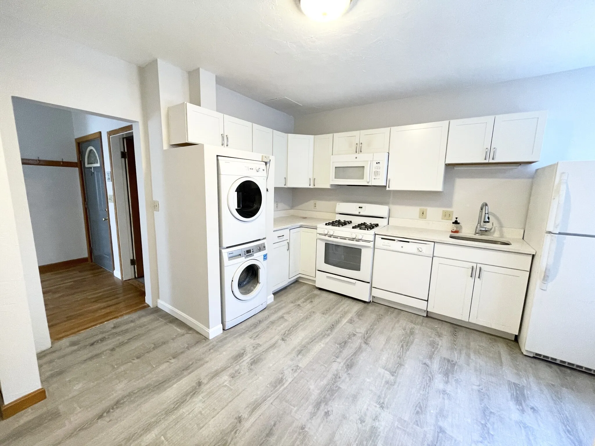 4 bed, 1 bath apartment for rent at 259 North St Unit 2, North End — photo 3 of 15