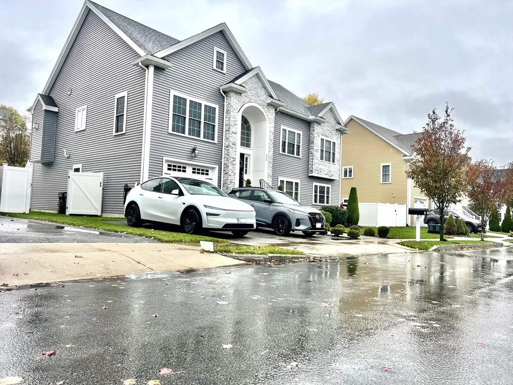 3 bed, 2 bath apartment for rent at 259 Oakwood Ave, Revere — photo 3 of 42