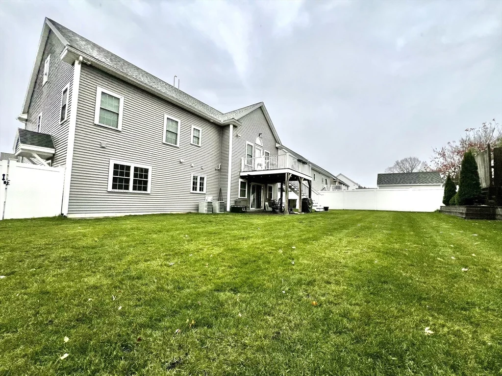 3 bed, 2 bath apartment for rent at 259 Oakwood Ave, Revere — photo 41 of 42