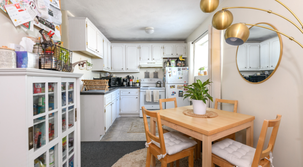 2 bed, 1 bath apartment for rent at 259 Summer St Unit 11, Spring Hill