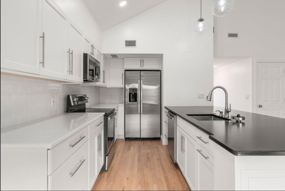 2 bed, 2 bath apartment for rent at 259 Trailside Way Unit 259, Ashland — photo 2 of 16