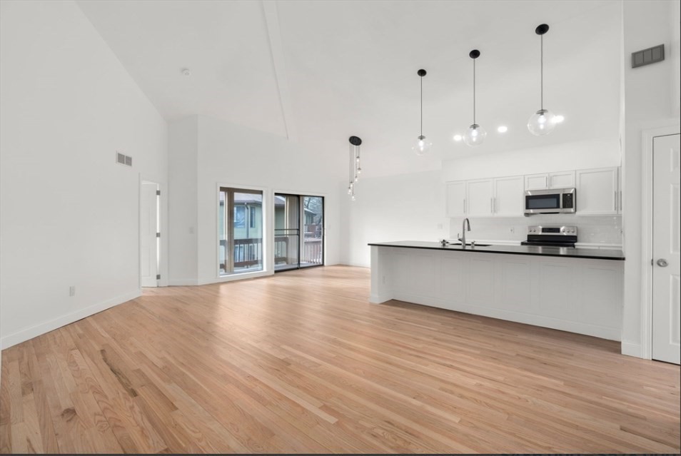 2 bed, 2 bath apartment for rent at 259 Trailside Way Unit 259, Ashland — photo 5 of 16