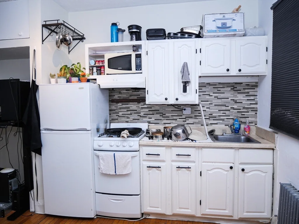 Studio bed, 1 bath apartment for rent at 259 W Newton St Unit 1, South End — photo 3 of 6
