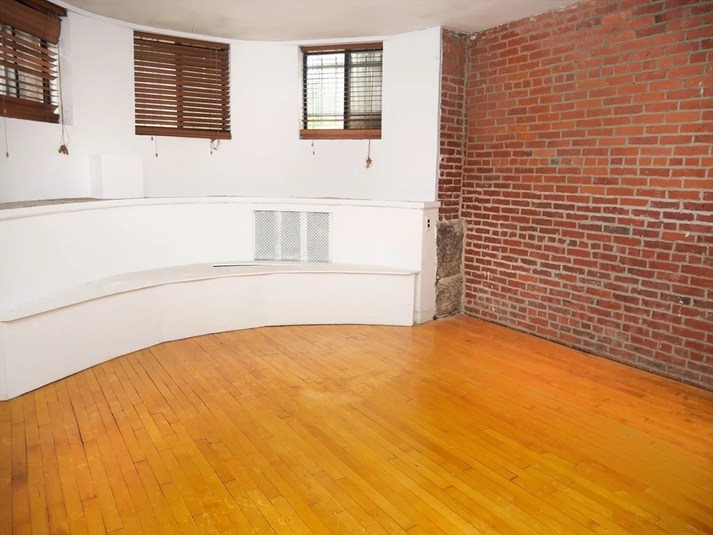 Studio bed, 1 bath apartment for rent at 259 W Newton Unit 3, South End — photo 2 of 6