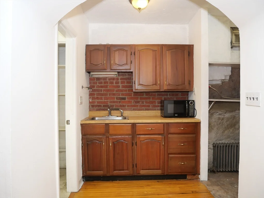 Studio bed, 1 bath apartment for rent at 259 W Newton Unit 3, South End — photo 1 of 6
