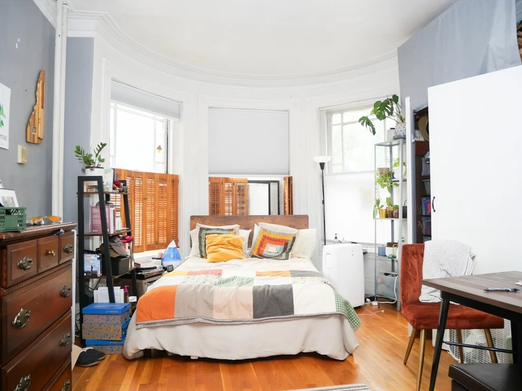 Studio bed, 1 bath apartment for rent at 259 West Newton Unit 5, South End — photo 1 of 4