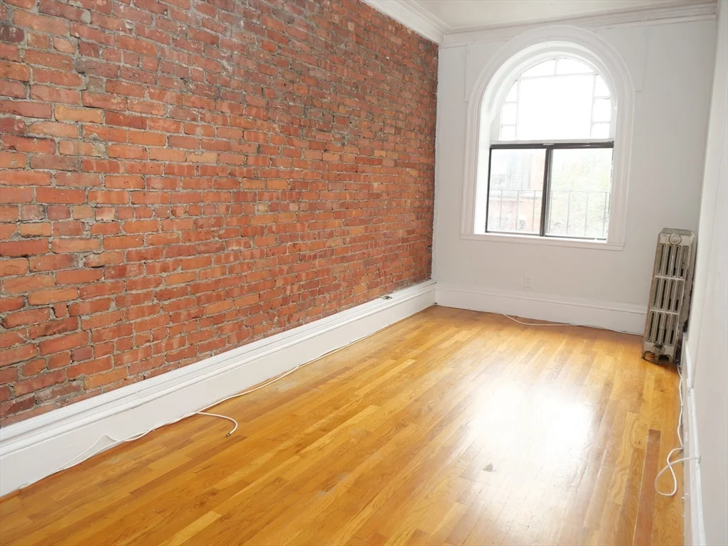 1 bed, 1 bath apartment for rent at 259 West Newton Unit 9, South End — photo 2 of 5