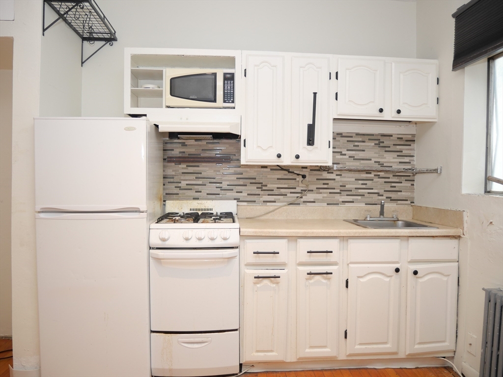 Studio bed, 1 bath apartment for rent at 259 West Newton St Unit 1, South End — photo 2 of 5