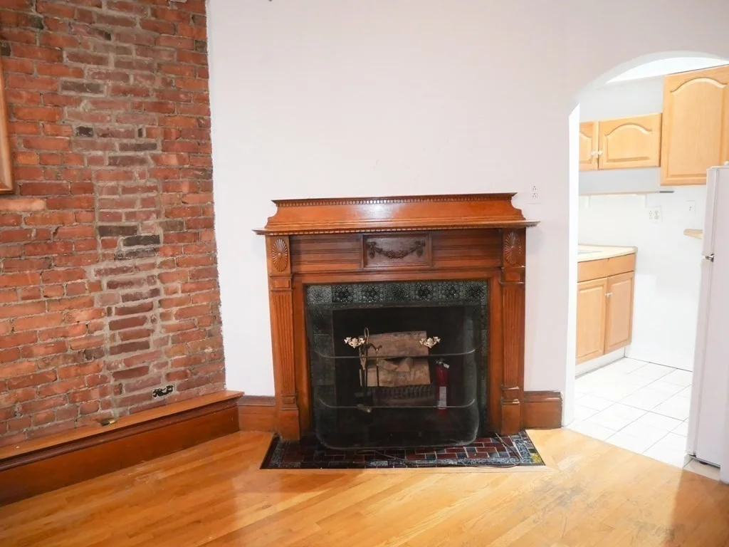 1 bed, 1 bath apartment for rent at 259 West Newton Unit 6, Back Bay — photo 3 of 12
