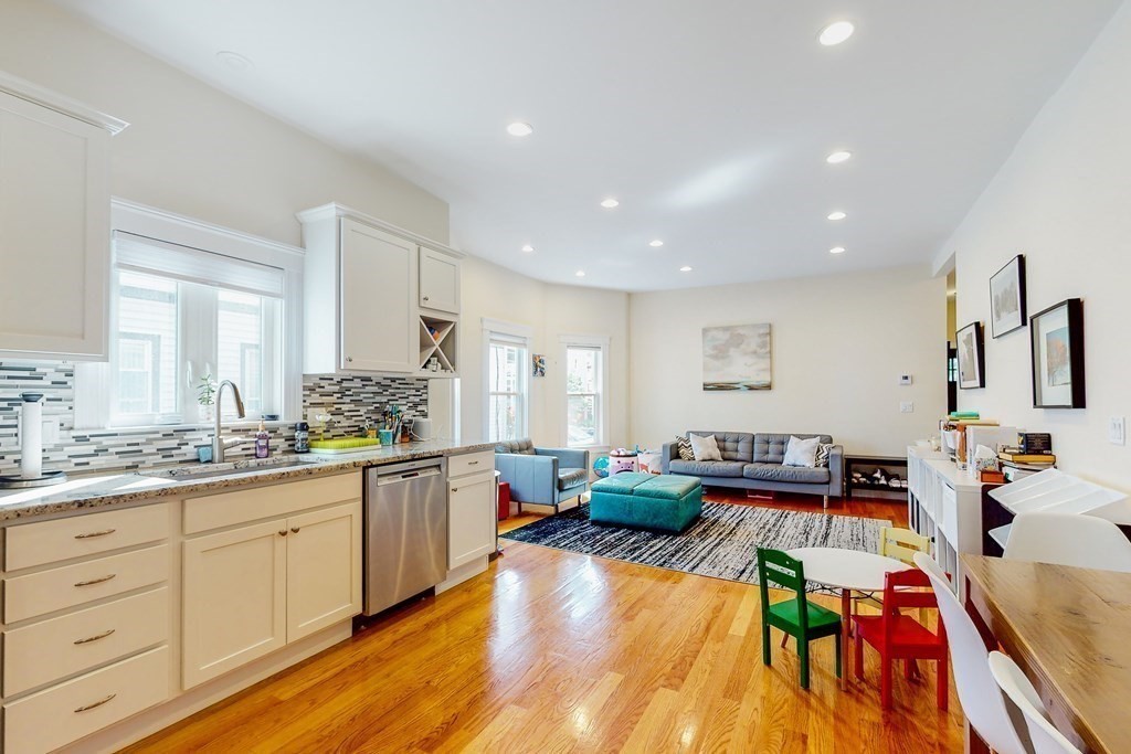 2 bed, 3 bath apartment for rent at 259 Willow Ave Unit 1, Ball Square — photo 6 of 30
