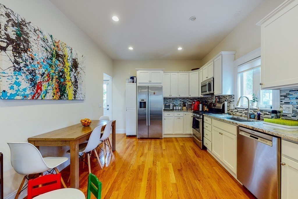 2 bed, 3 bath apartment for rent at 259 Willow Ave Unit 1, Ball Square — photo 5 of 30