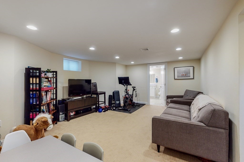 2 bed, 3 bath apartment for rent at 259 Willow Ave Unit 1, Ball Square — photo 23 of 30