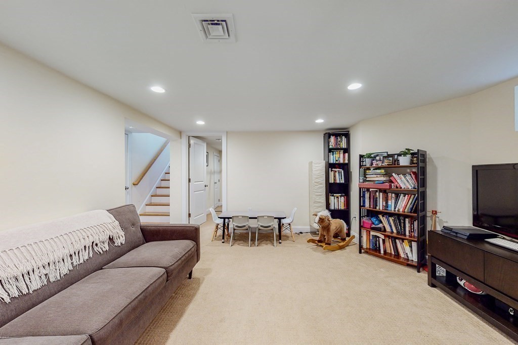 2 bed, 3 bath apartment for rent at 259 Willow Ave Unit 1, Ball Square — photo 25 of 30