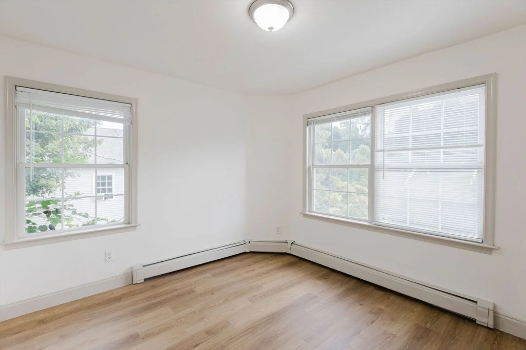 6 bed, 3 bath apartment for rent at 2591 Washington St Unit 2591, Roxbury — photo 14 of 26