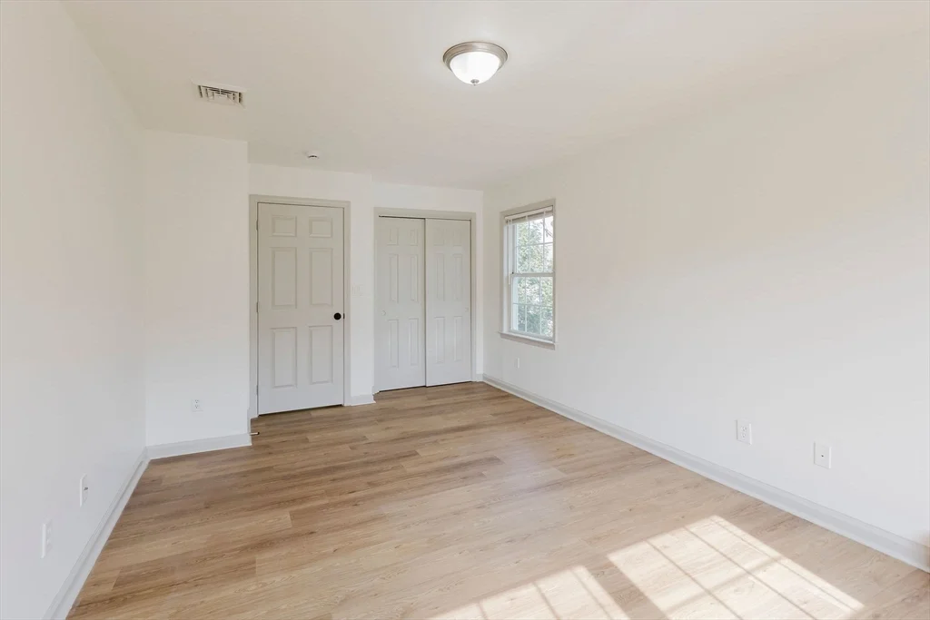 6 bed, 3 bath apartment for rent at 2591 Washington St Unit 2591, Roxbury — photo 11 of 26