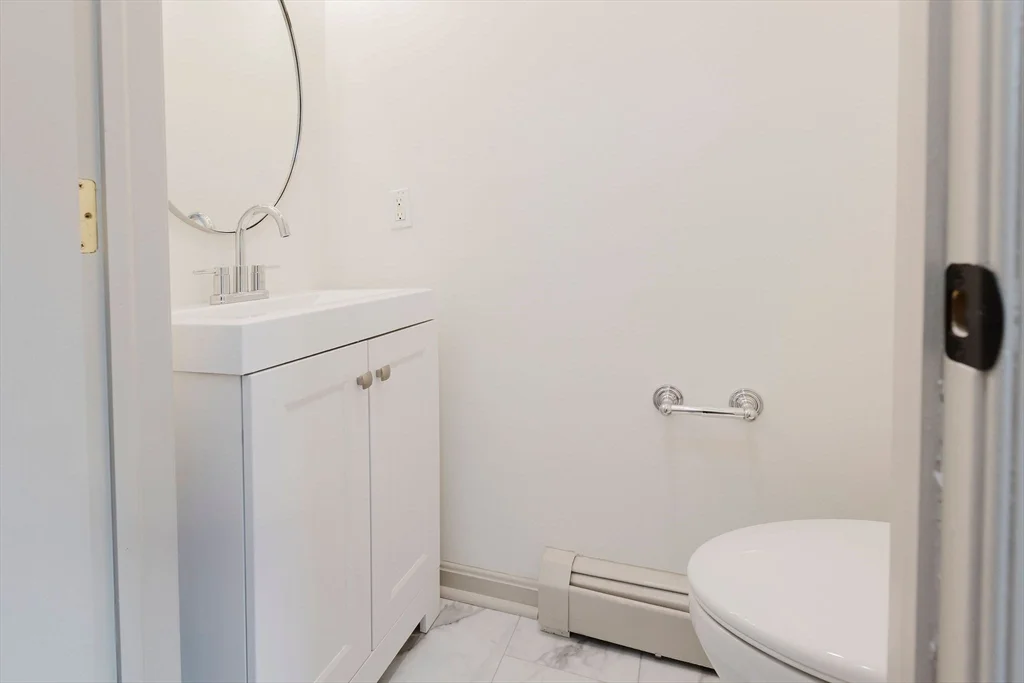 6 bed, 3 bath apartment for rent at 2591 Washington St Unit 2591, Roxbury — photo 12 of 26