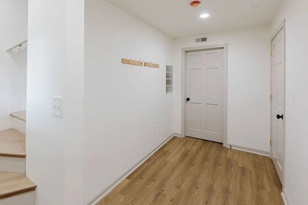 6 bed, 3 bath apartment for rent at 2591 Washington St Unit 2591, Roxbury — photo 9 of 26