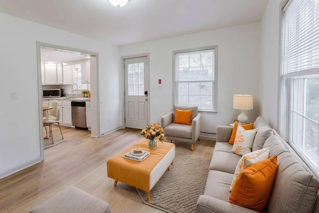 6 bed, 3 bath apartment for rent at 2591 Washington St Unit 2591, Roxbury