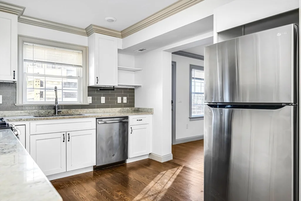 5 bed, 2 bath apartment for rent at 2593 Washington St Unit 2593, Roxbury — photo 5 of 21