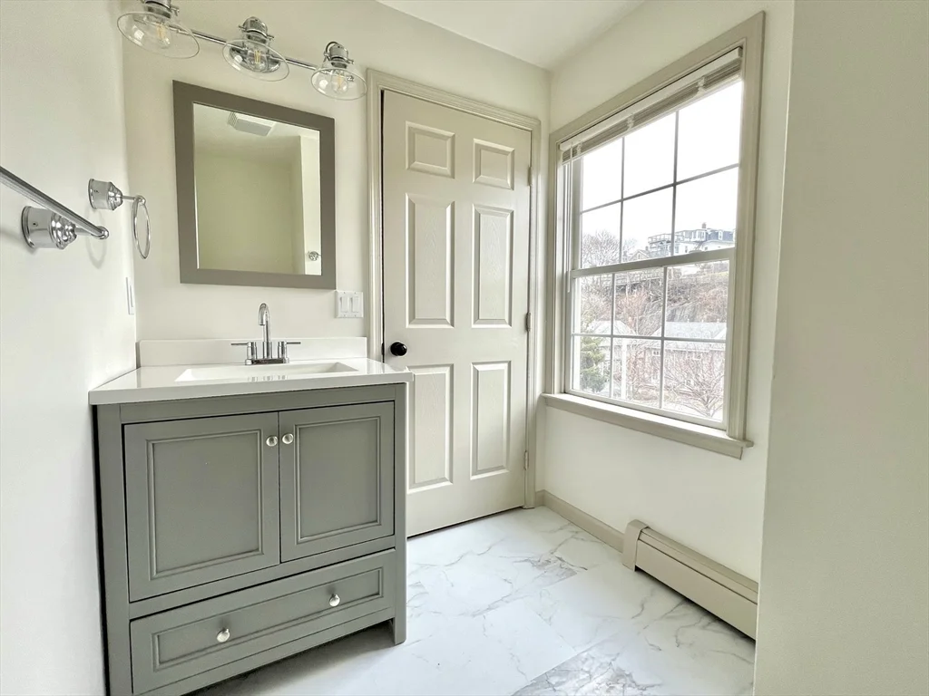 5 bed, 2 bath apartment for rent at 2593 Washington St Unit 2593, Roxbury — photo 7 of 21