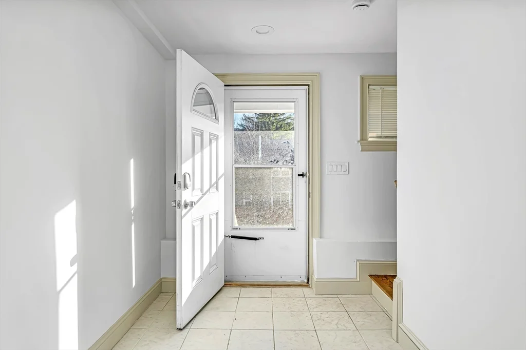 5 bed, 2 bath apartment for rent at 2593 Washington St Unit 2593, Roxbury — photo 19 of 21
