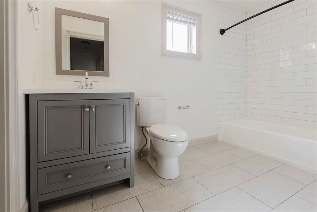 6 bed, 2 bath apartment for rent at 2599 Washington St Unit 2599, Roxbury — photo 7 of 19