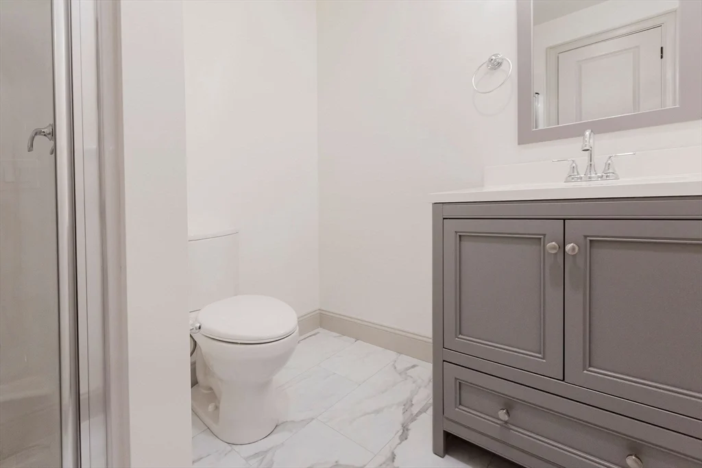 6 bed, 2 bath apartment for rent at 2599 Washington St Unit 2599, Roxbury — photo 12 of 19