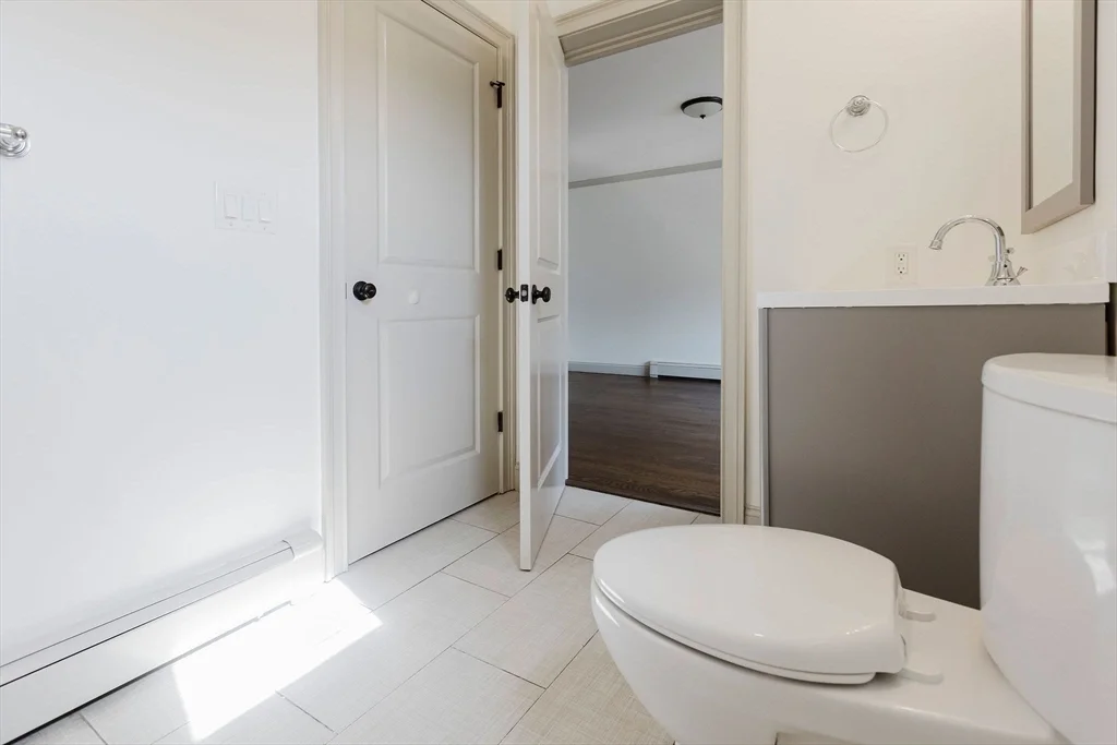 6 bed, 2 bath apartment for rent at 2599 Washington St Unit 2599, Roxbury — photo 15 of 19