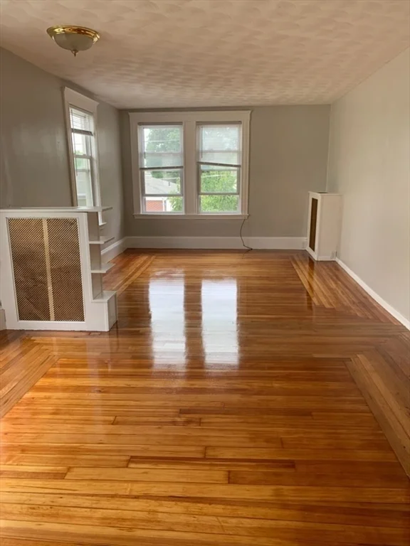 3 bed, 1 bath apartment for rent at 25A Bradbury Ave Unit 2, Wellington — photo 6 of 11