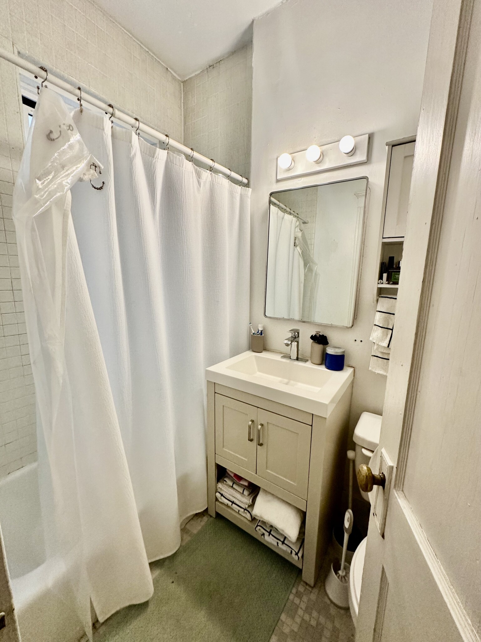 2 bed, 1 bath apartment for rent at 25A Mount Hood Rd Unit 6, Brighton — photo 13 of 25