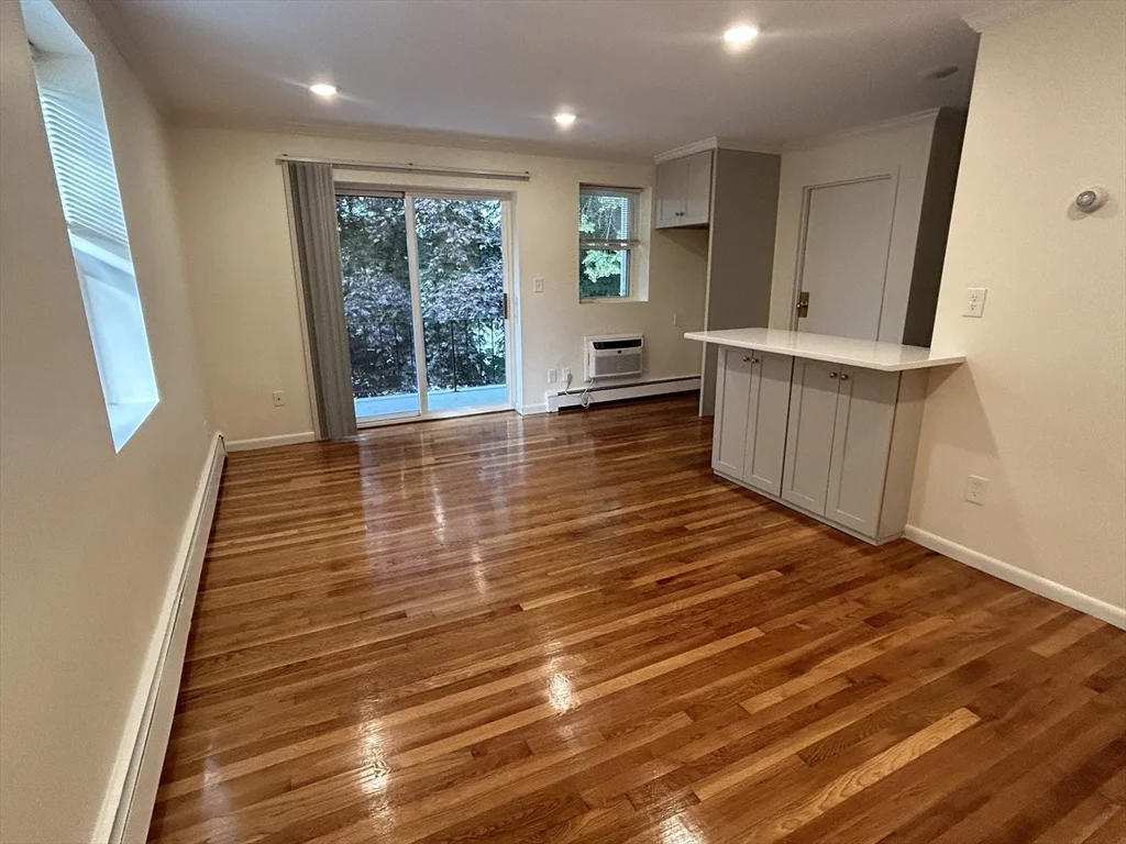 1 bed, 1 bath apartment for rent at 25C Minot St Unit 25C, Reading — photo 4 of 11