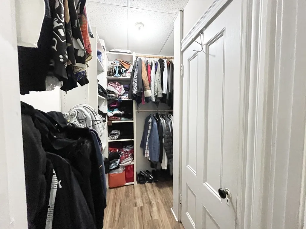 3 bed, 1 bath apartment for rent at 26-28 Harbor View Unit 1, Dorchester — photo 6 of 8
