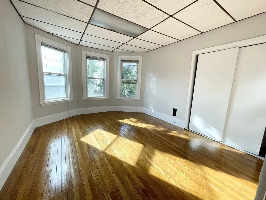 4 bed, 1 bath apartment for rent at 26-28 Harbor View Unit 2, Dorchester — photo 15 of 20