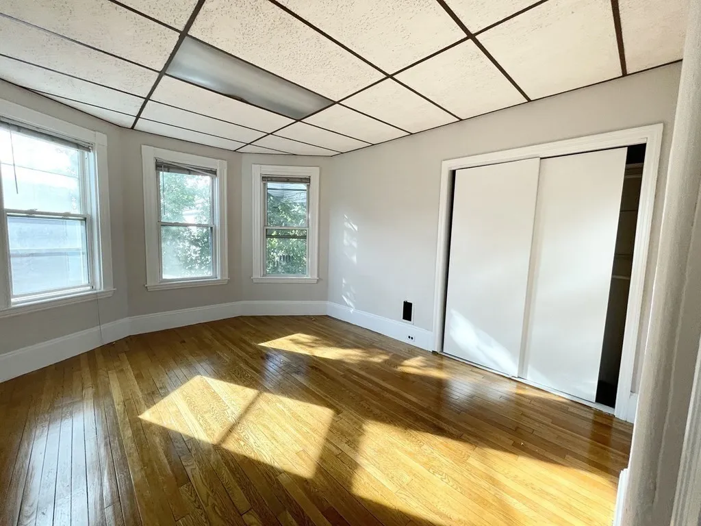4 bed, 1 bath apartment for rent at 26-28 Harbor View Unit 2, Dorchester — photo 11 of 20