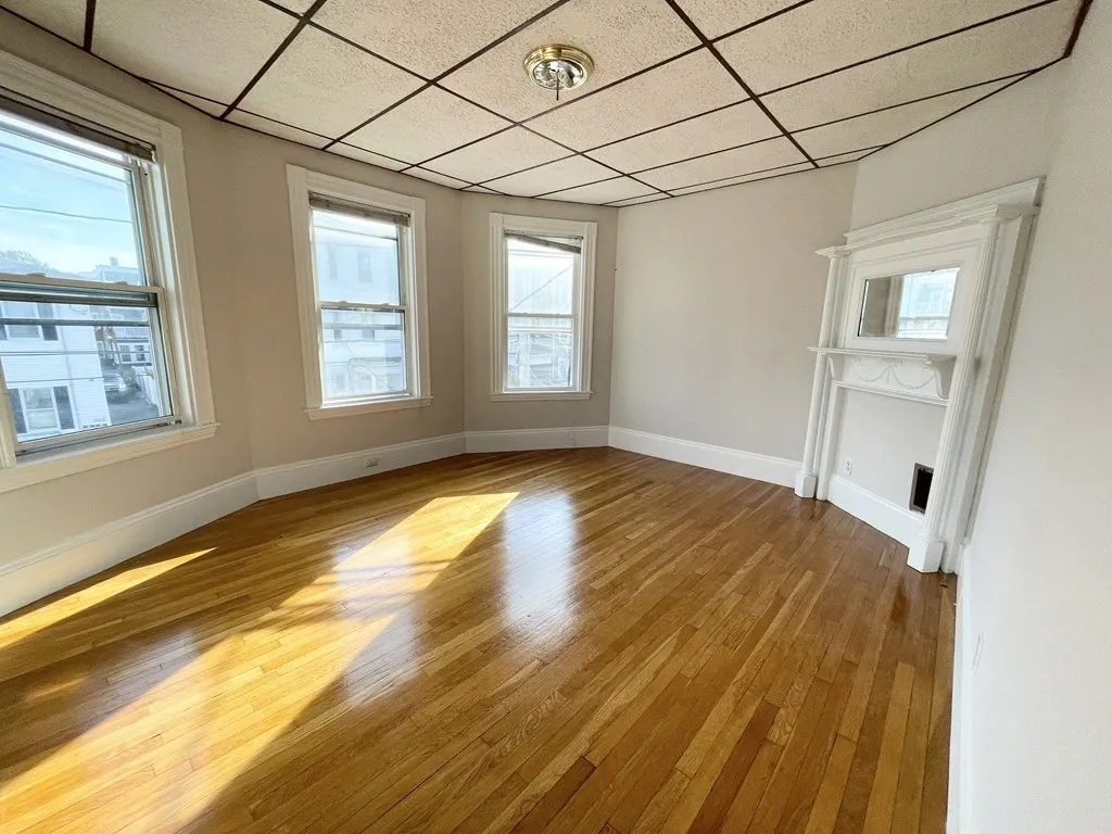 4 bed, 1 bath apartment for rent at 26-28 Harbor View Unit 2, Dorchester — photo 17 of 20